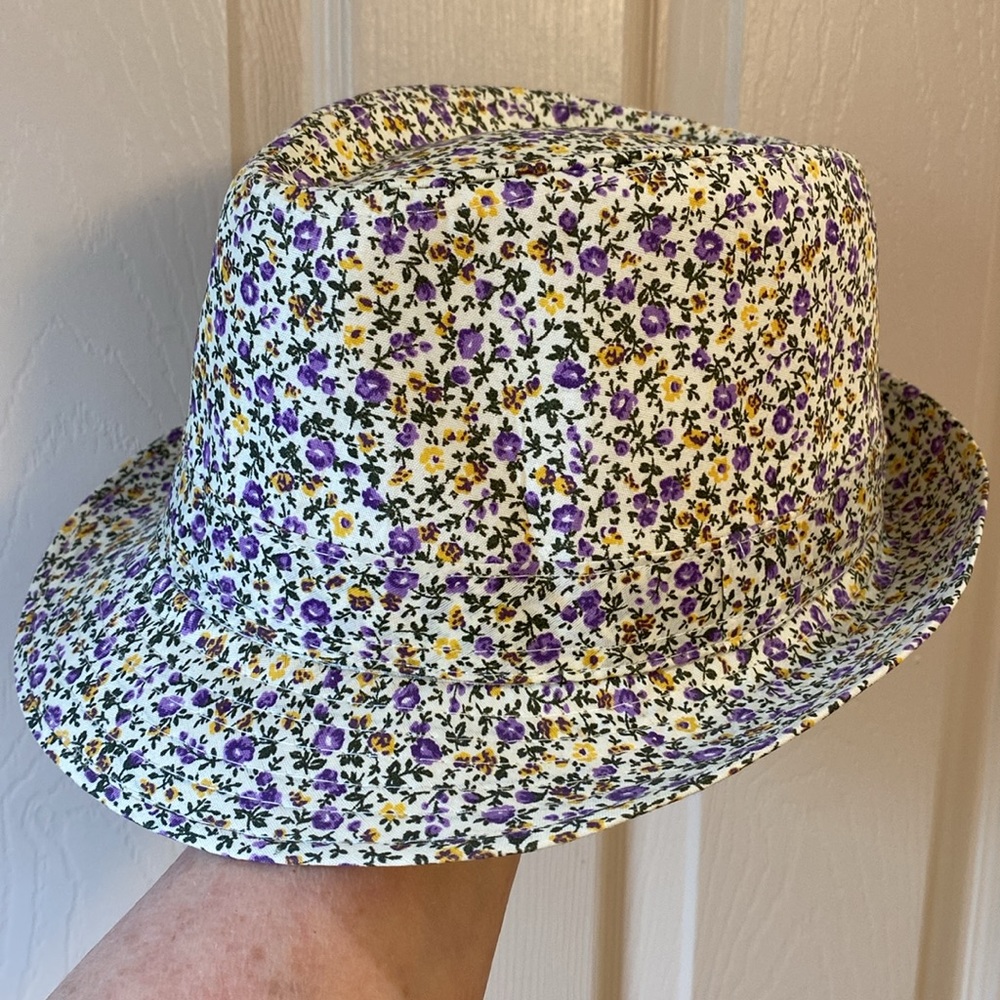 2 Chic Hat
